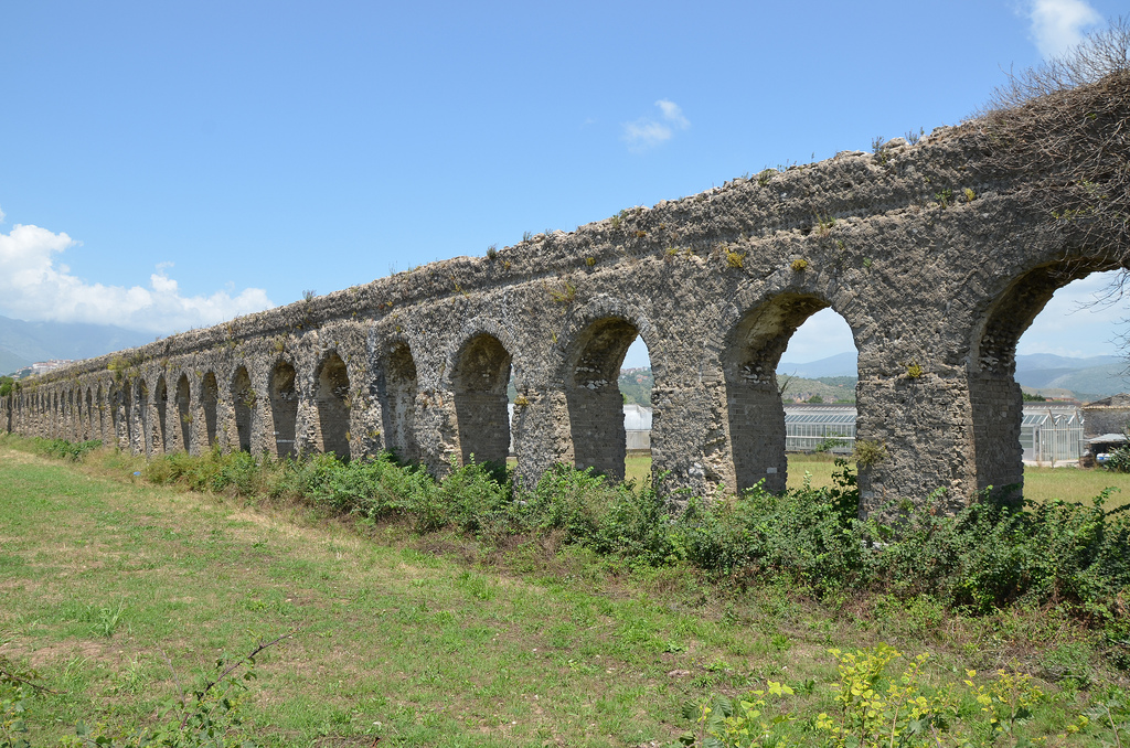 Aqueduct near Minturnae, built between the end of the Republic and the beginning of the Empire, Minturno, Italy